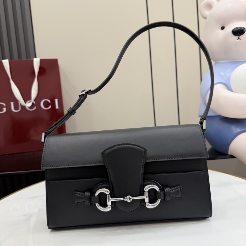 Сумка Gucci с металлической фурнитурой