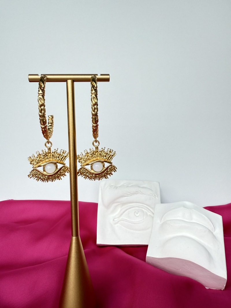 Серьги в виде глаза Schiaparelli