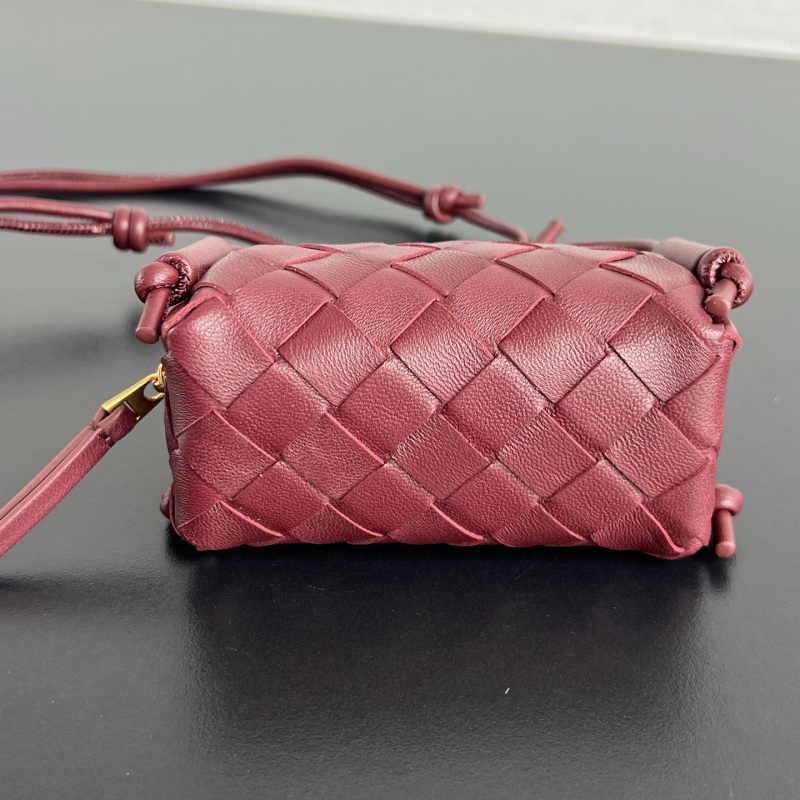 Мини-сумка Bottega Veneta плетеная из кожи