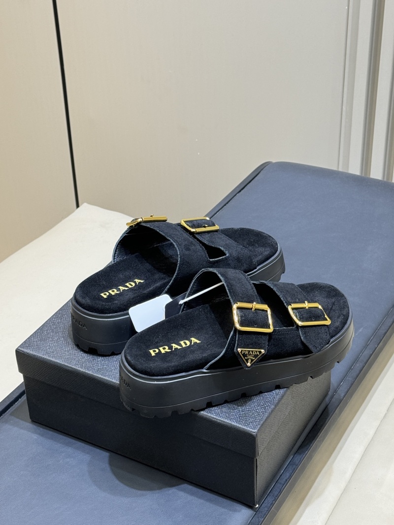 Сабо женские черные Prada на толстой подошве