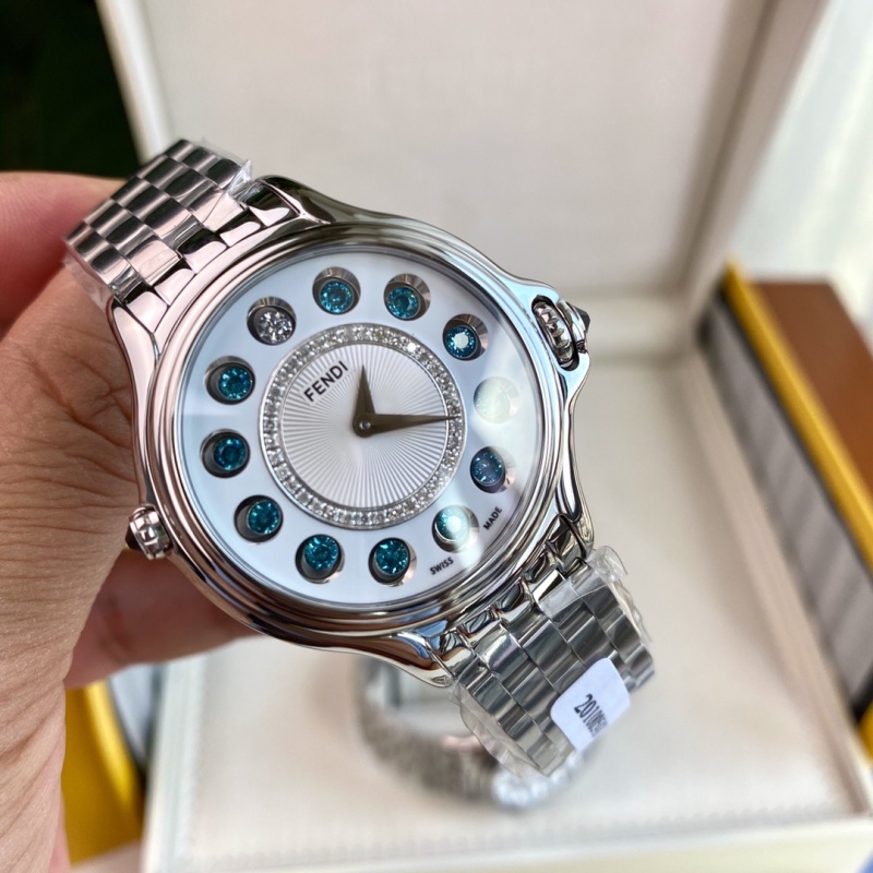 Часы Fendi