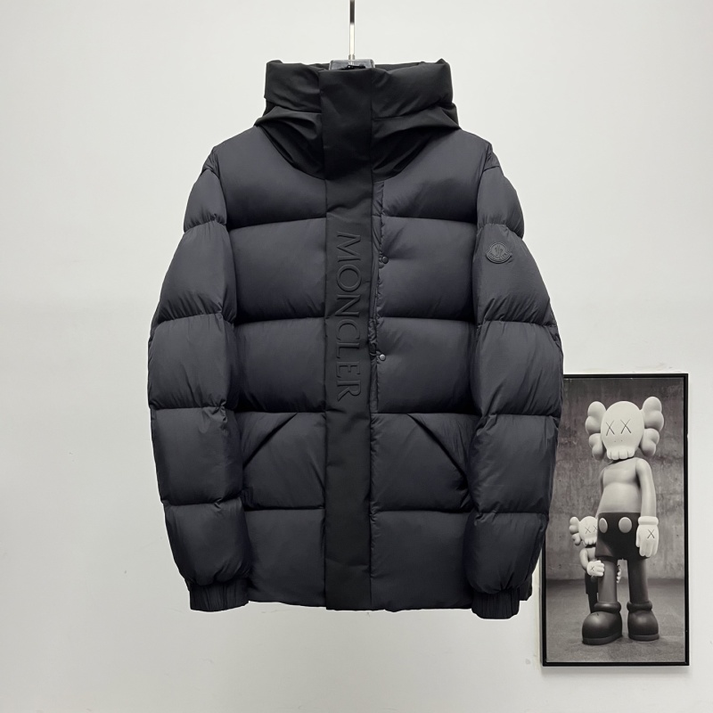 Пуховик Moncler