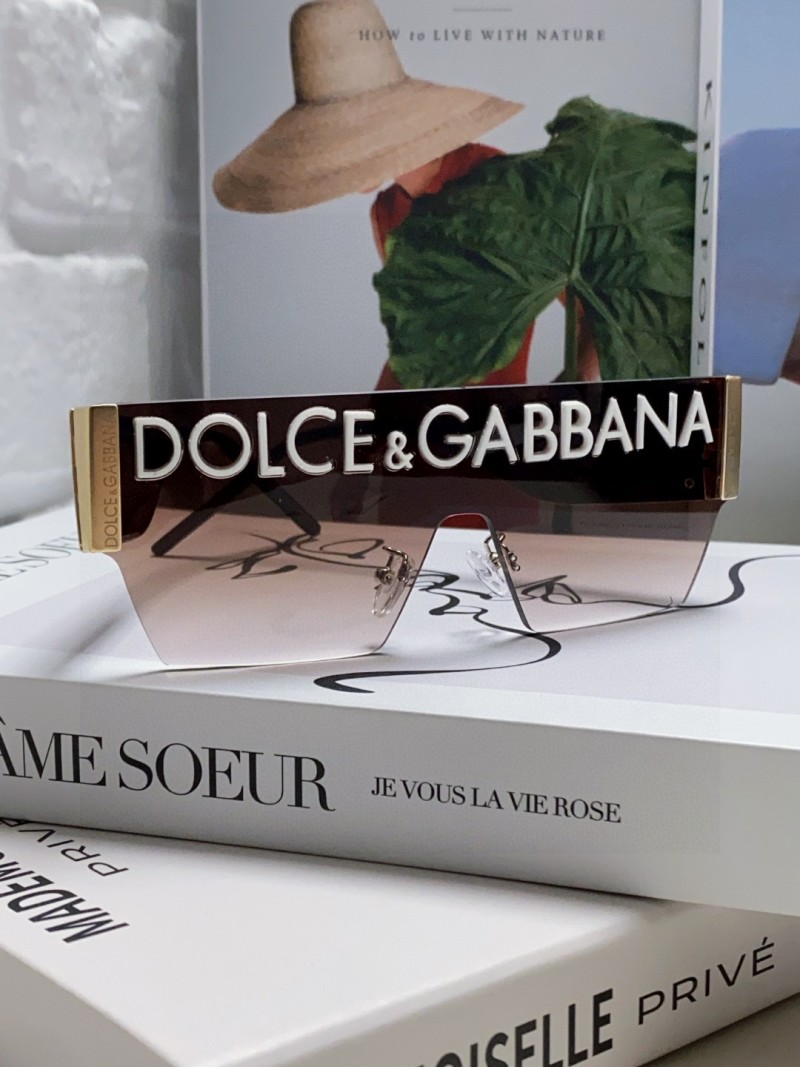 Солнцезащитные очки Dolce&Gabbana с крупной надписью на дужке Dolce & Gabbana