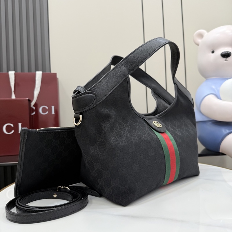 Сумка Gucci с монограммой и ремешком