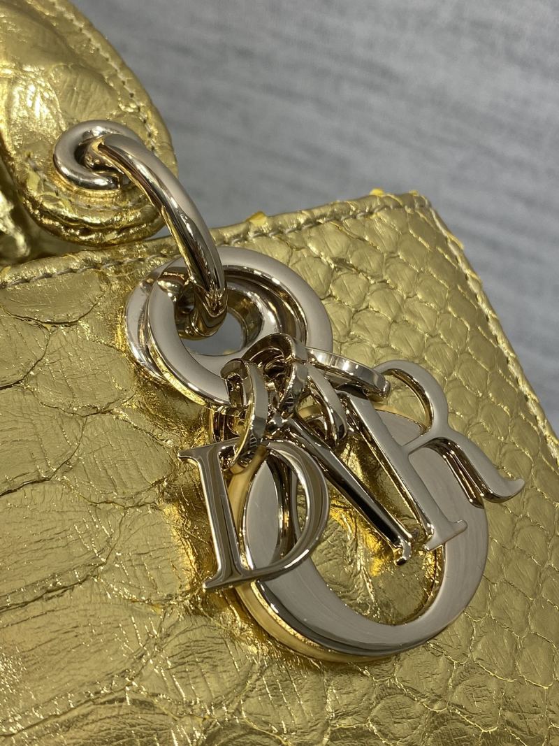 Сумка Dior Lady Dior золотая