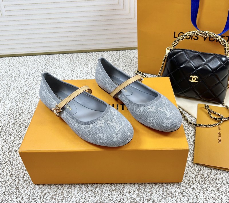Женские балетки из ткани с принтом и пряжкой Louis Vuitton