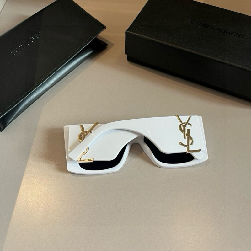 Солнечные очки YSL Saint Laurent