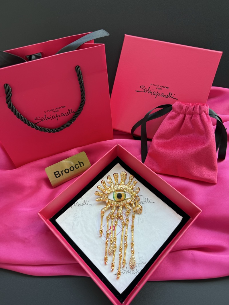 Брошь в виде глаза с кристаллами Schiaparelli