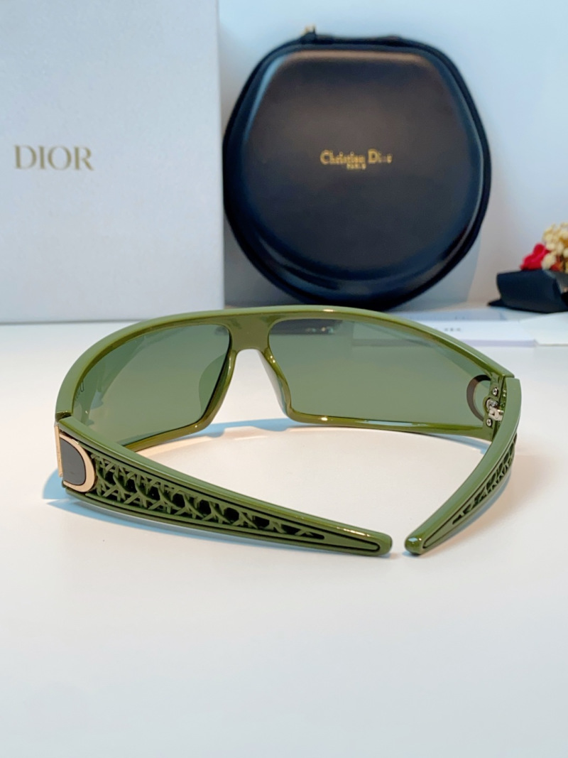 Солнцезащитные очки Dior в стиле авиатор