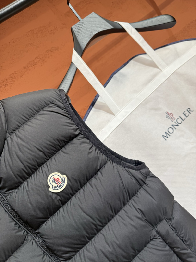 Жилет Moncler