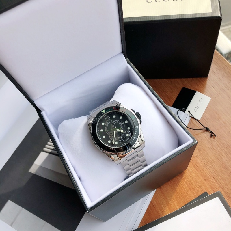 Часы Gucci