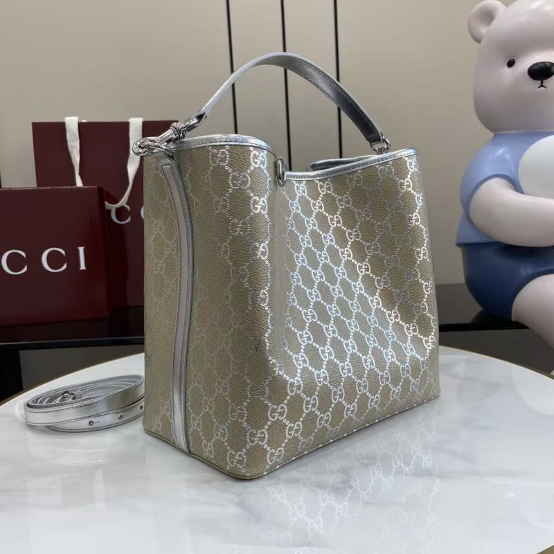 Сумка Gucci с монограммой
