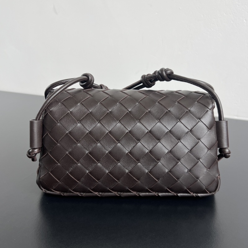 Сумка Bottega Veneta модель Notturno с плетением Intrecciato