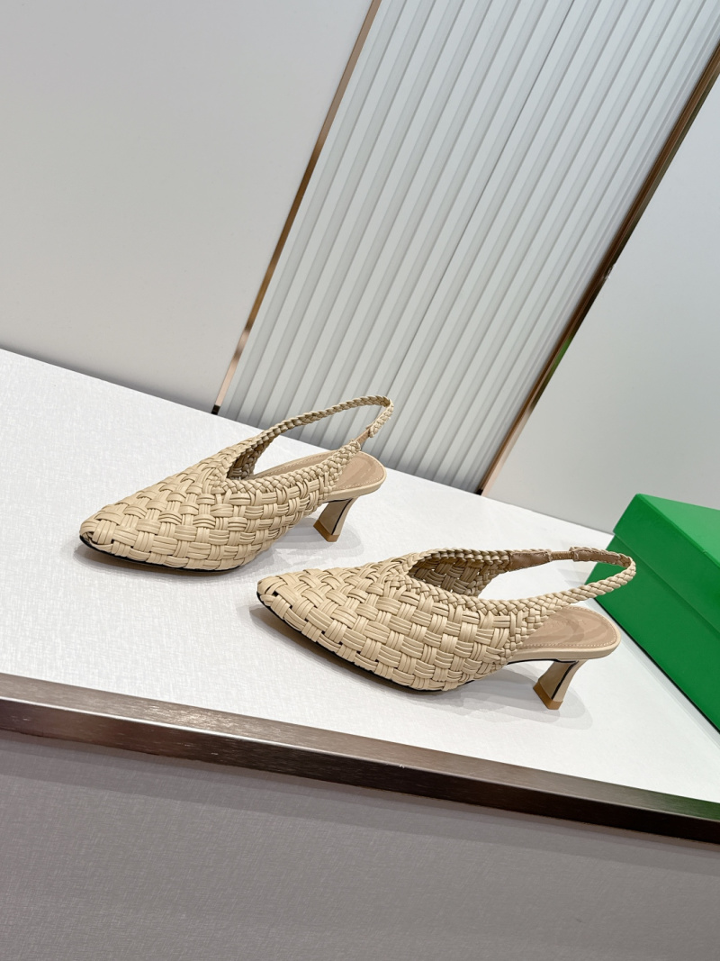 Плетеные женские босоножки на каблуке Bottega Veneta
