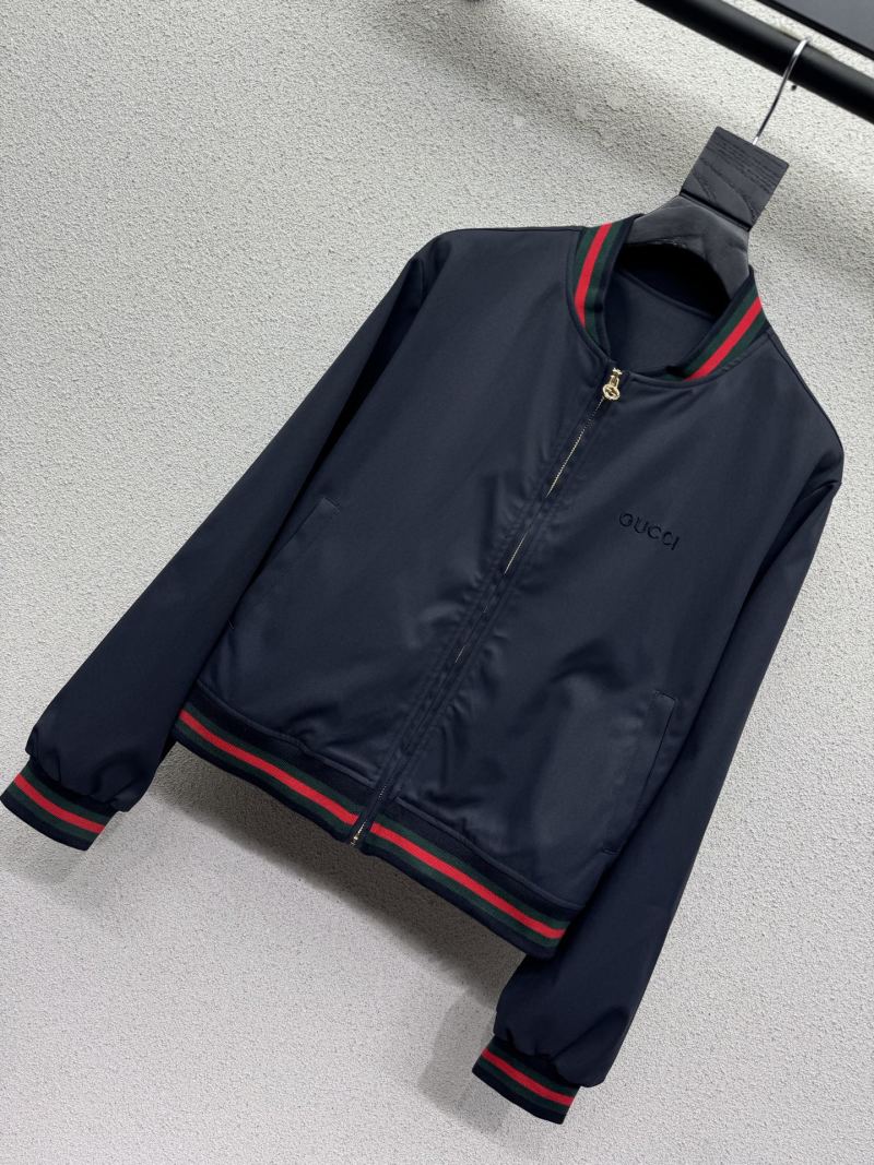 Спортивный костюм Gucci с красной тесьмой