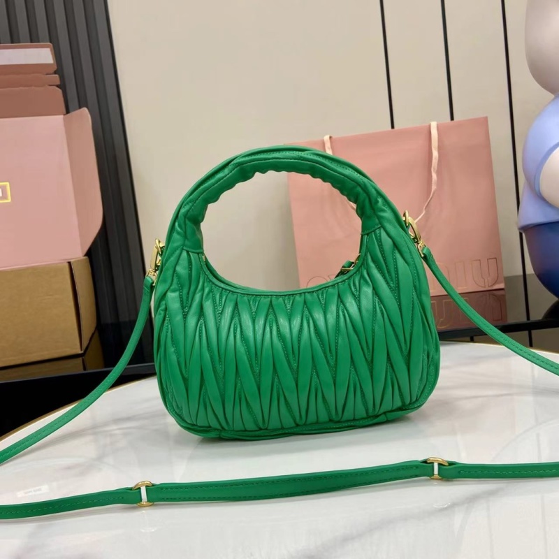 Сумка Miu Miu зеленая с ручкой