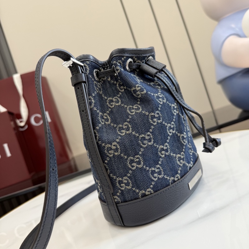 Сумка Gucci из денима с принтом GG