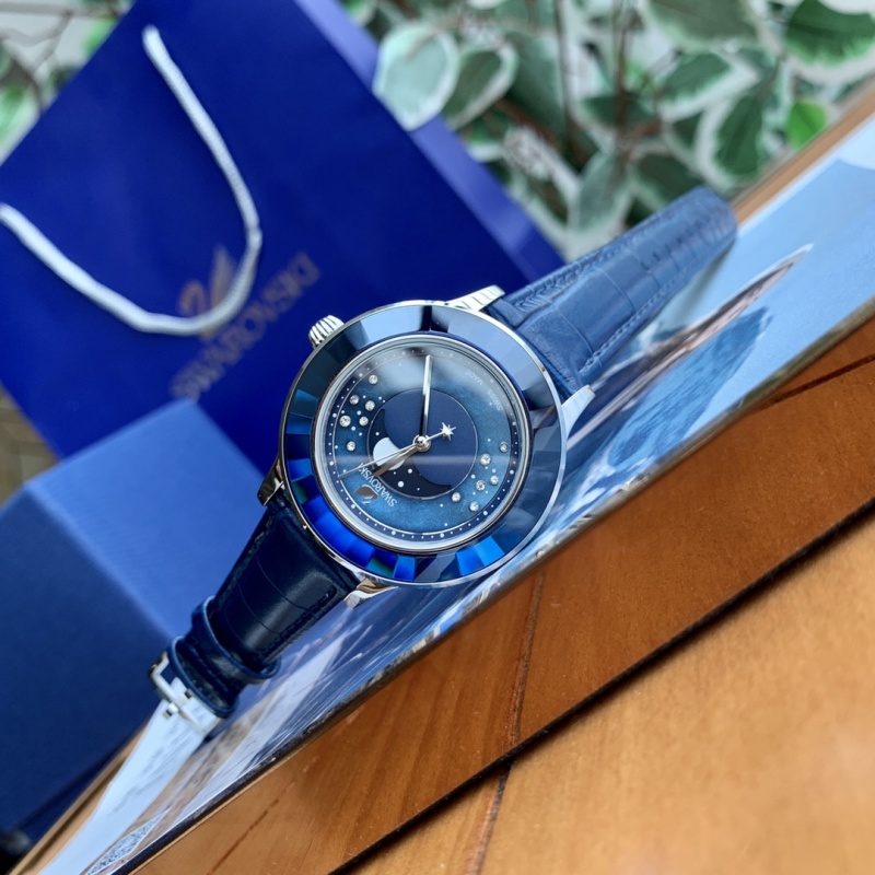 Часы Swarovski