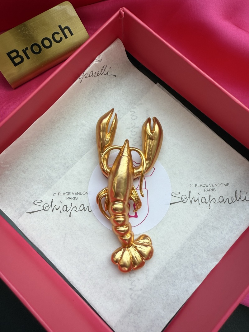 Брошь в виде краба Schiaparelli