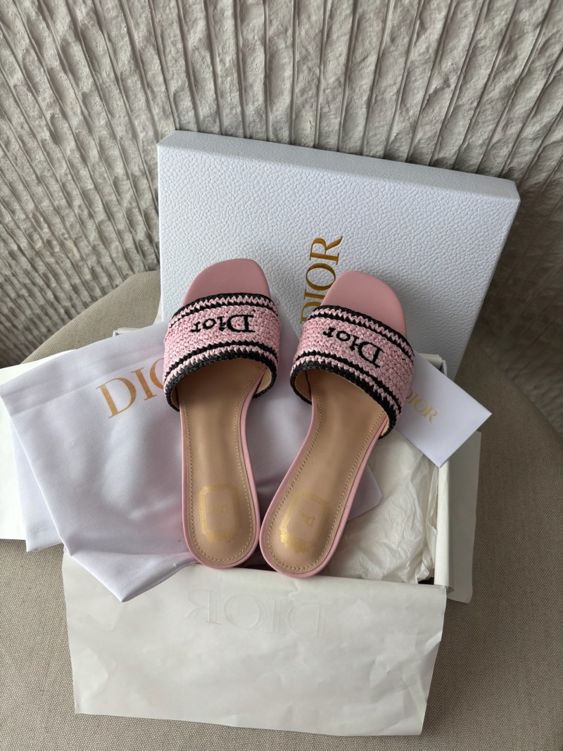 Женские сабо и мюли Dior с вышитым логотипом