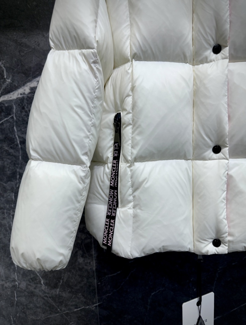 Пуховик Moncler