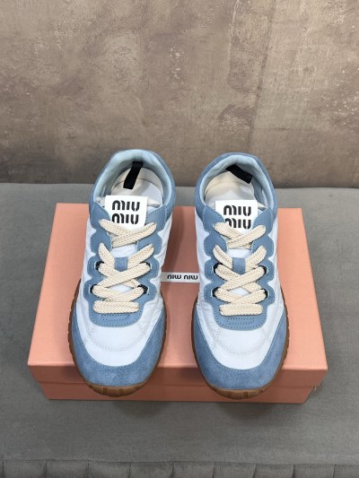 Женские кроссовки Miu Miu белые с голубыми вставками