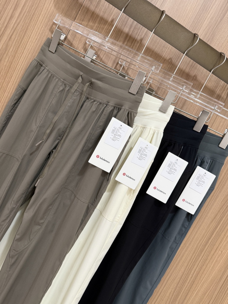 Брюки Lululemon