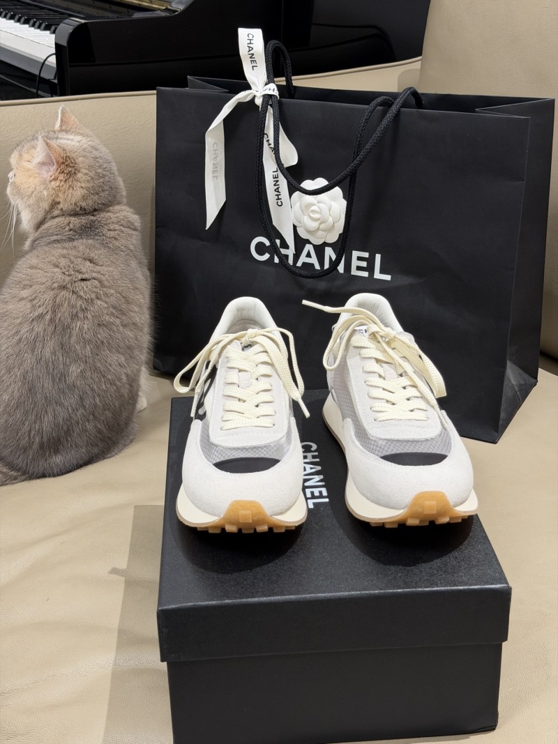 Кроссовки Chanel серо-белые