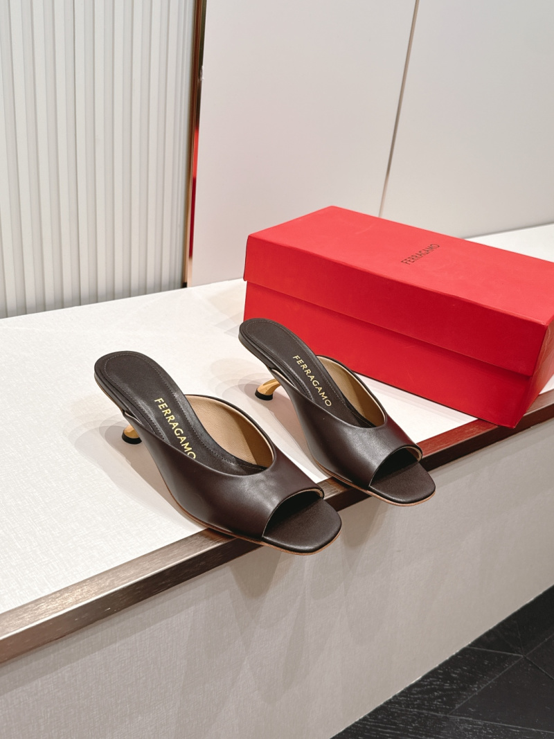 Женские босоножки Ferragamo с открытым носком и металлическим каблуком