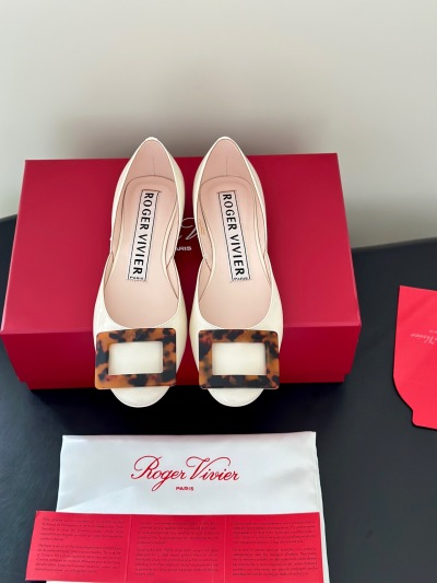 Балетки Roger Vivier с квадратной пряжкой