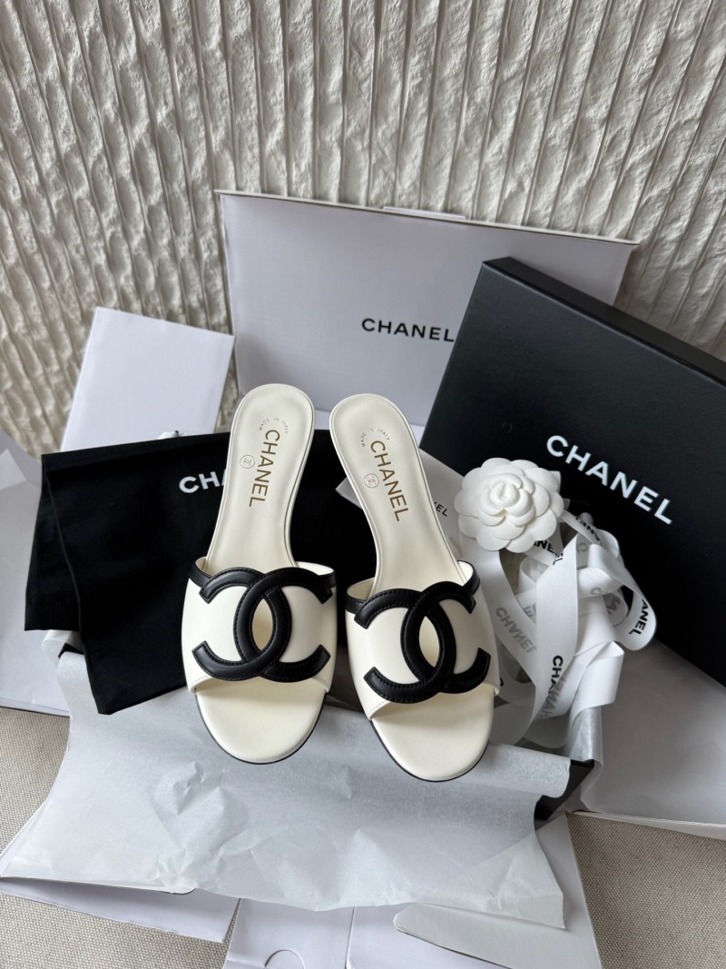 Мюли женские с логотипом на каблуке Chanel