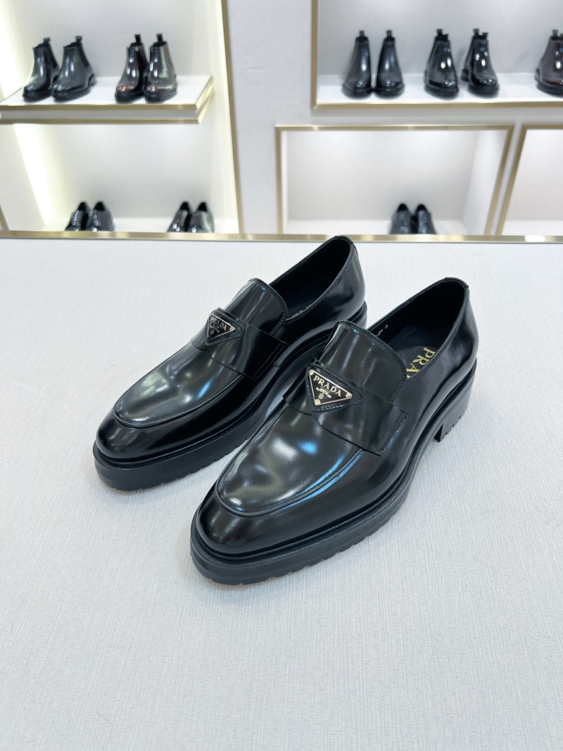 Мужские классические кожаные туфли Prada