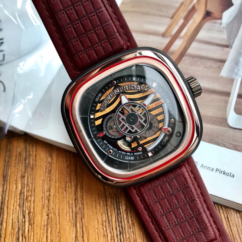 Часы SevenFriday