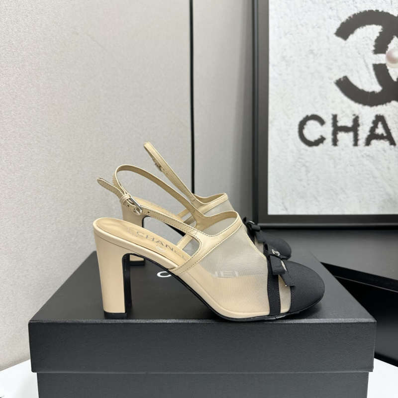 Женские босоножки на каблуке с принтом Chanel