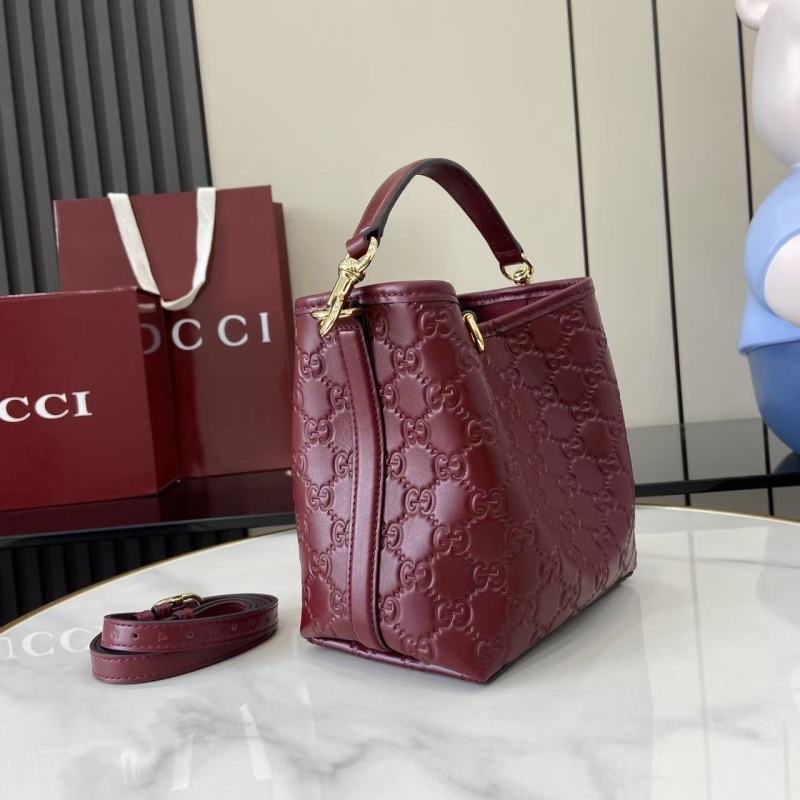 Сумка Gucci с монограммой и ремнем