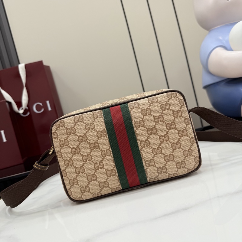 Сумка-кроссбоди Gucci с монограммой