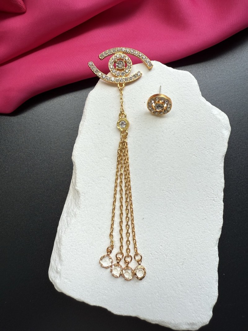Серьги с кристаллами и подвесками Schiaparelli