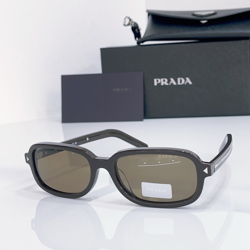Солнцезащитные очки Prada