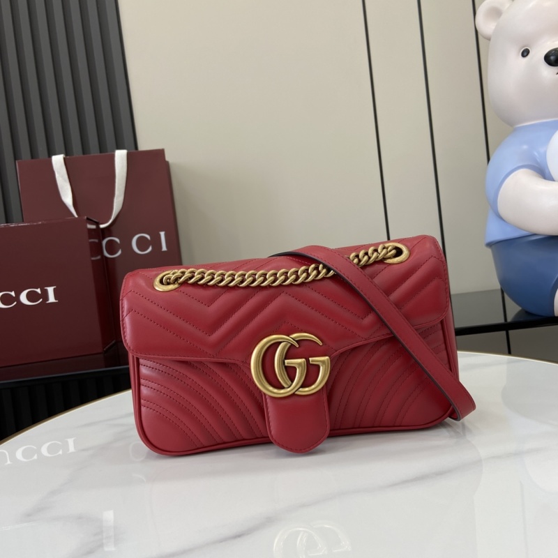 Красная сумка Gucci с цепочкой