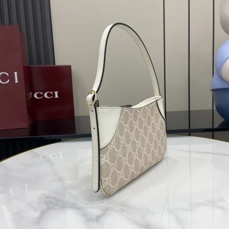 Сумка Gucci с монограммой