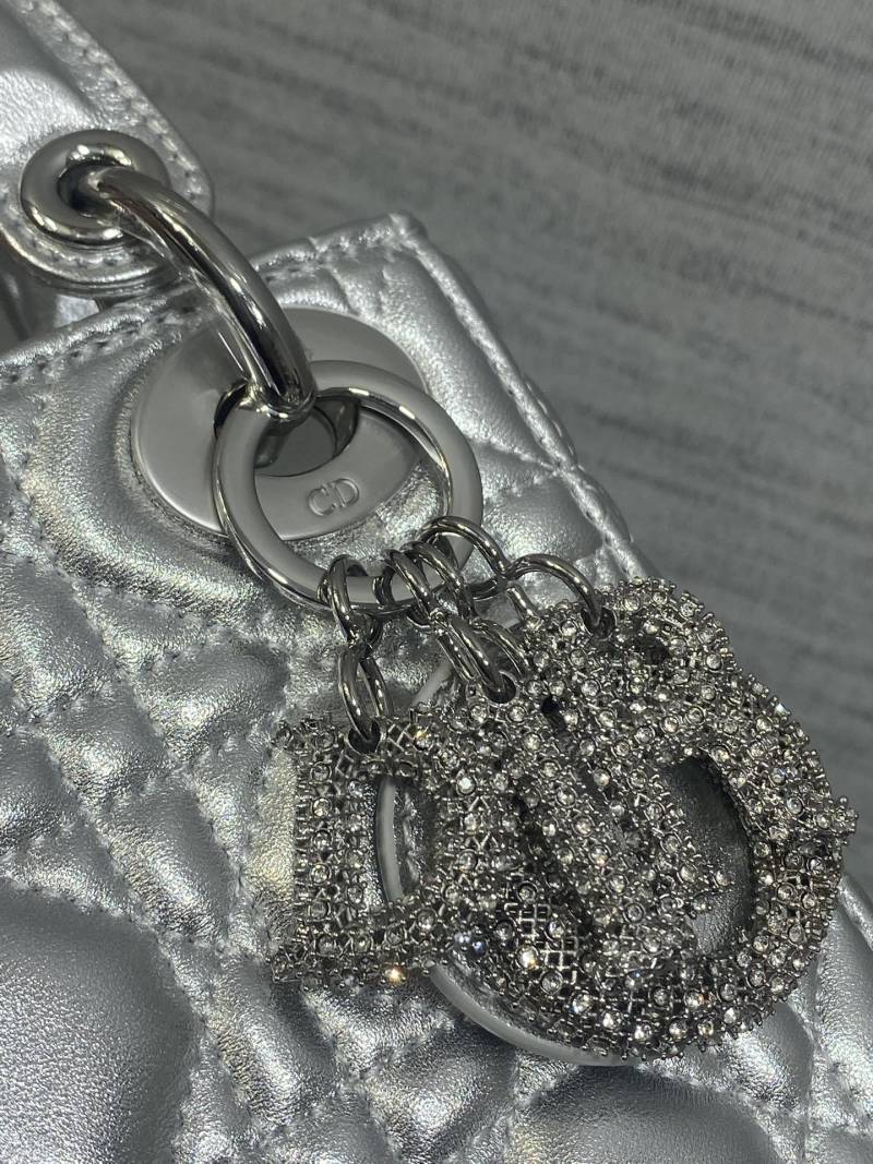 Сумка Lady Dior серебристая с цепочкой