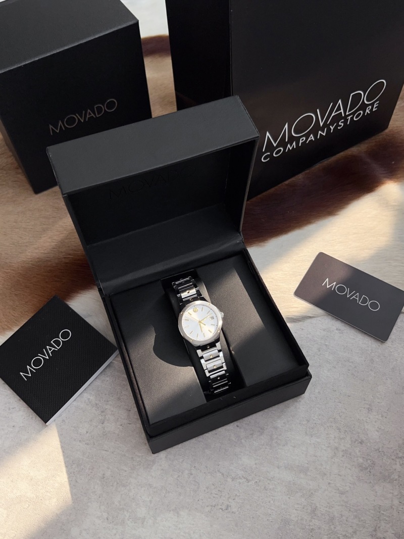 Часы Movado