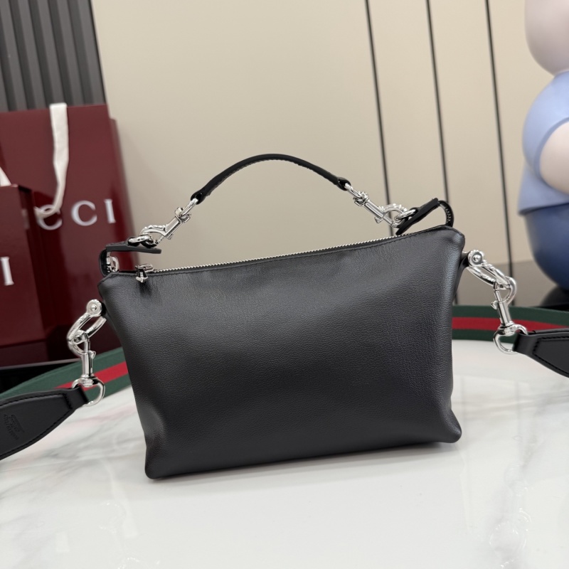 Черная сумка Gucci с ремешком