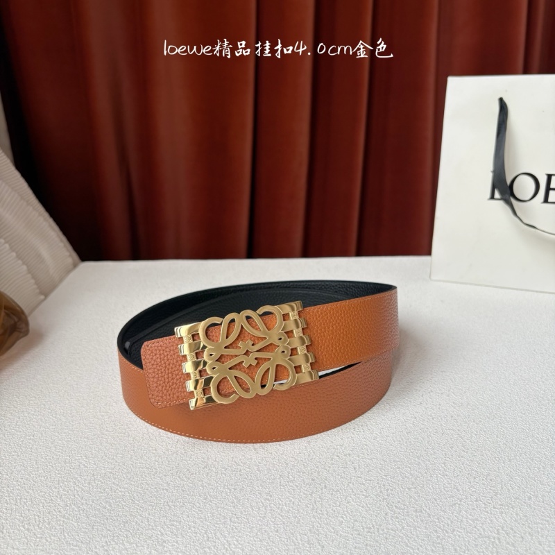 Кожаный ремень с золотым логотипом Loewe