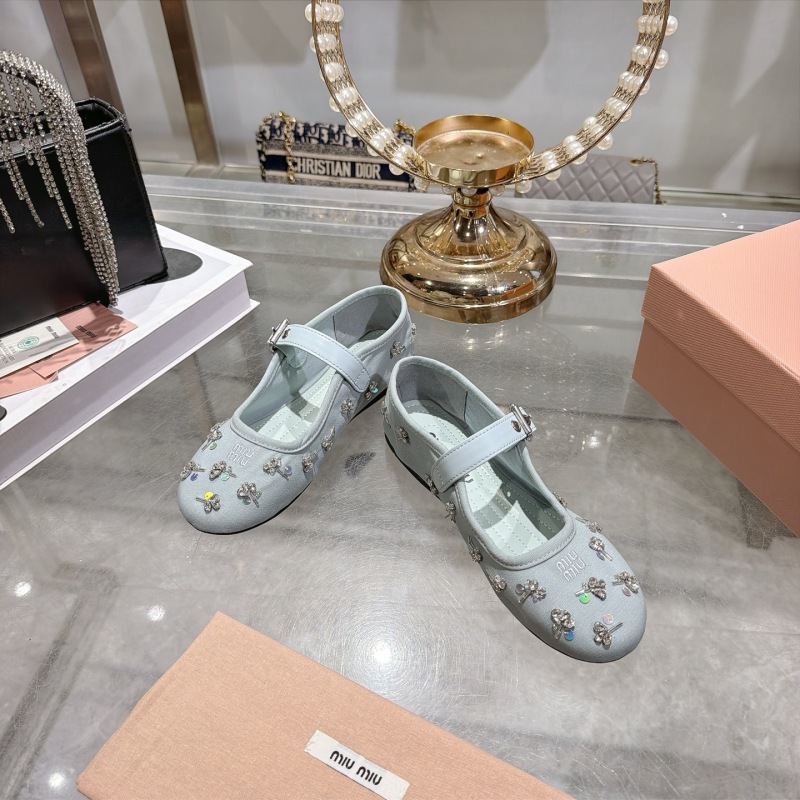 Женские балетки с ремешком и декором из страз Miu Miu