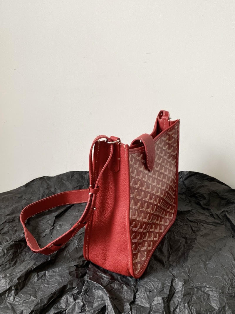 Сумка Goyard Musette красная