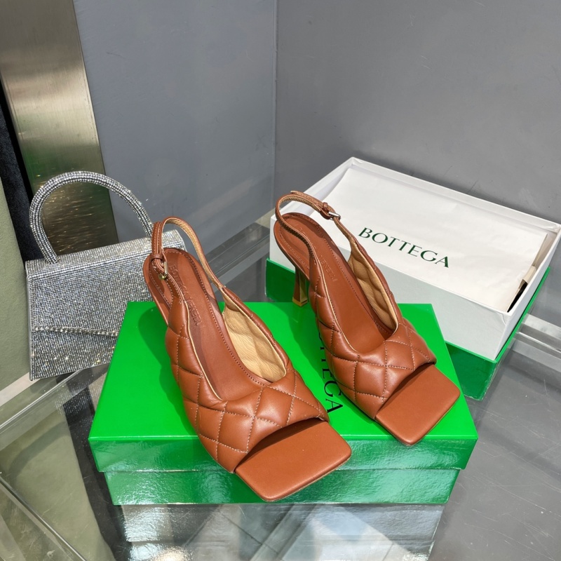 Женские туфли Bottega Veneta с квадратным носом