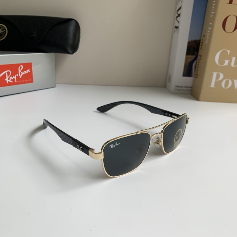 Солнцезащитные очки Ray-Ban Ferrari в золотой оправе