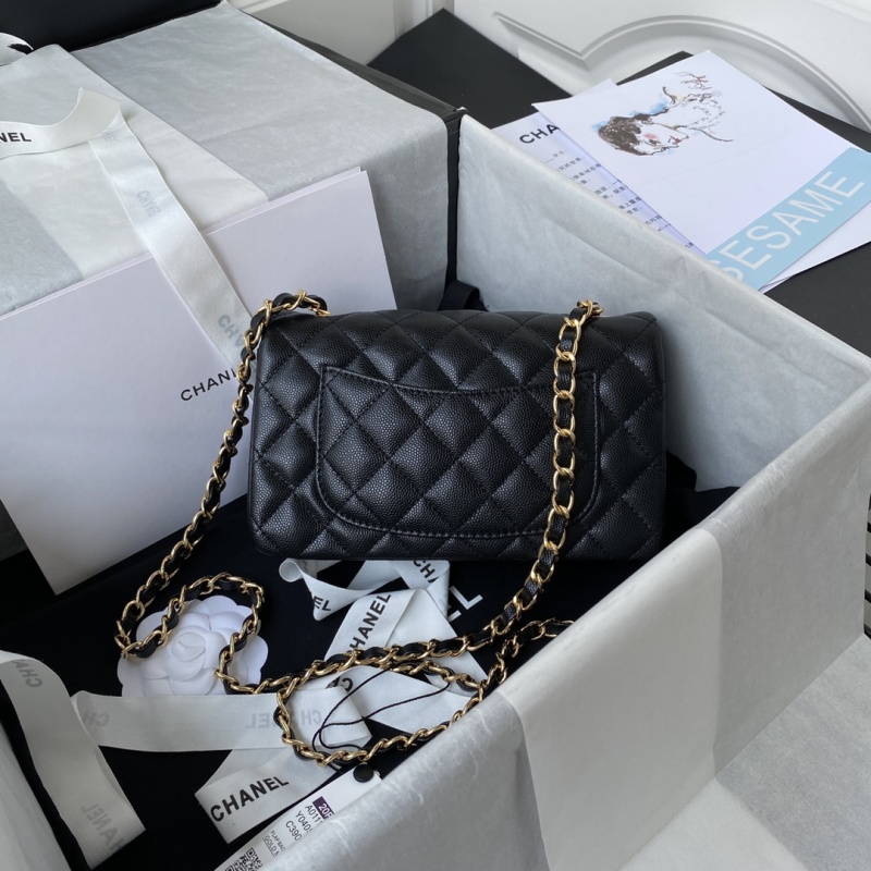 Черная кожаная сумка с цепочкой Chanel