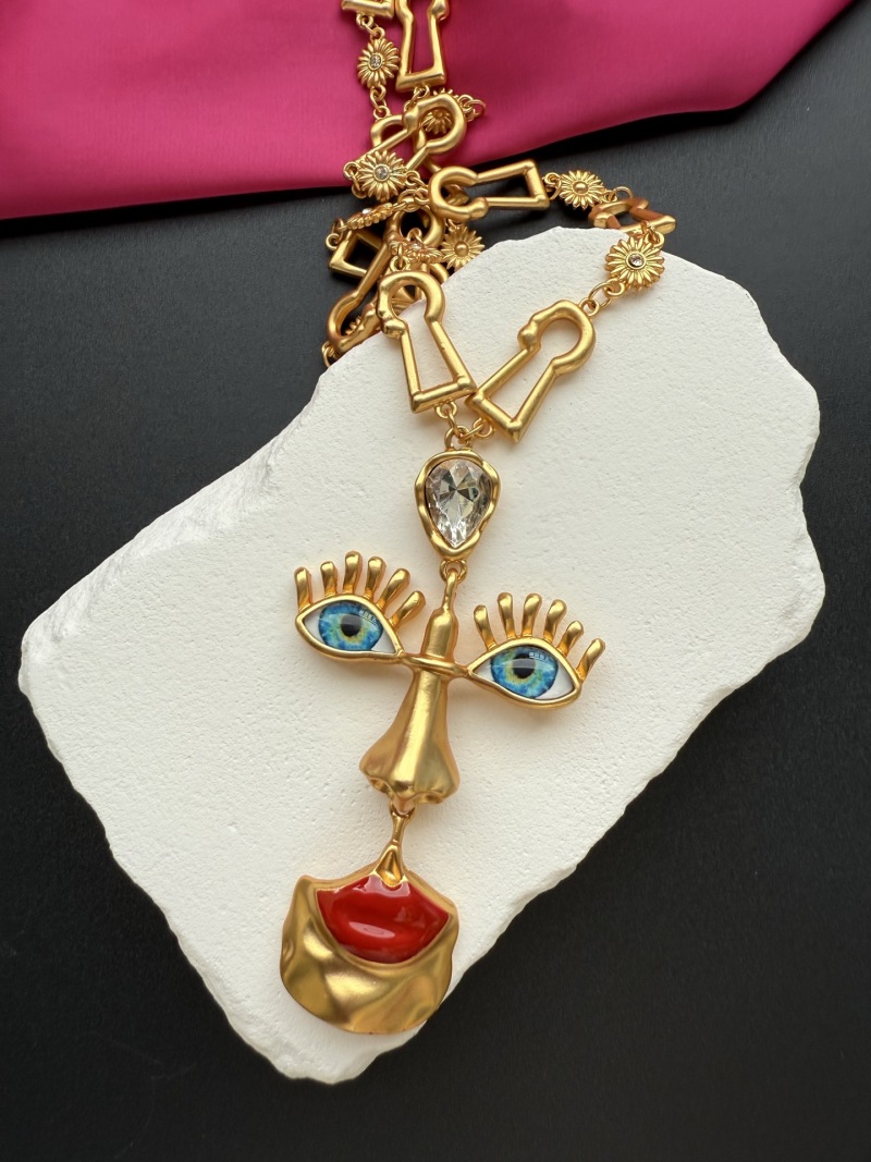 Нарядное колье с глазами и сердцем Schiaparelli
